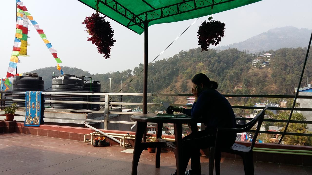 Hotel Bhadrakali Pokhara Inn Exteriör bild