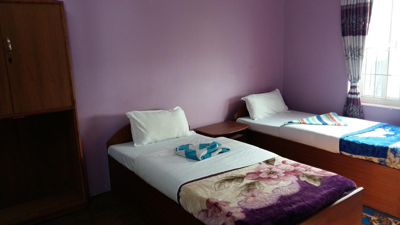 Hotel Bhadrakali Pokhara Inn Exteriör bild