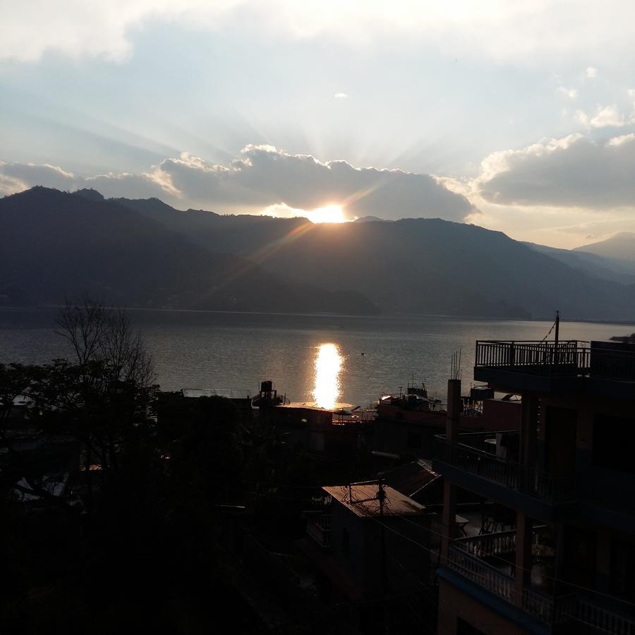 Hotel Bhadrakali Pokhara Inn Exteriör bild